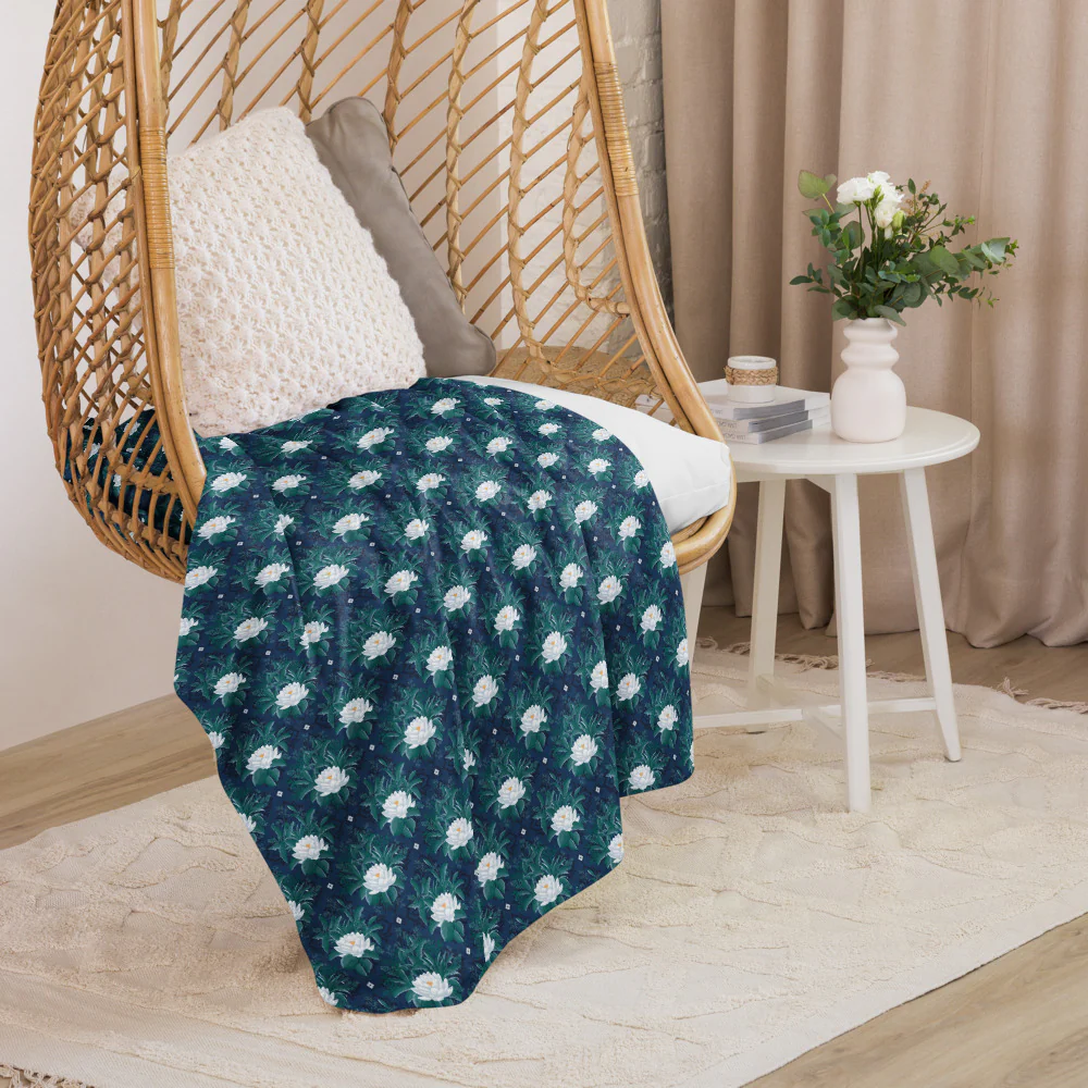 The White Lotus Pattern Sherpa Blanket - Image 16